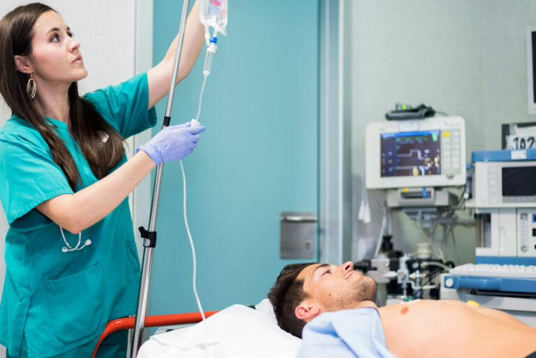 doctors preparing patient in hospital 2024 10 11 13 46 06 utc